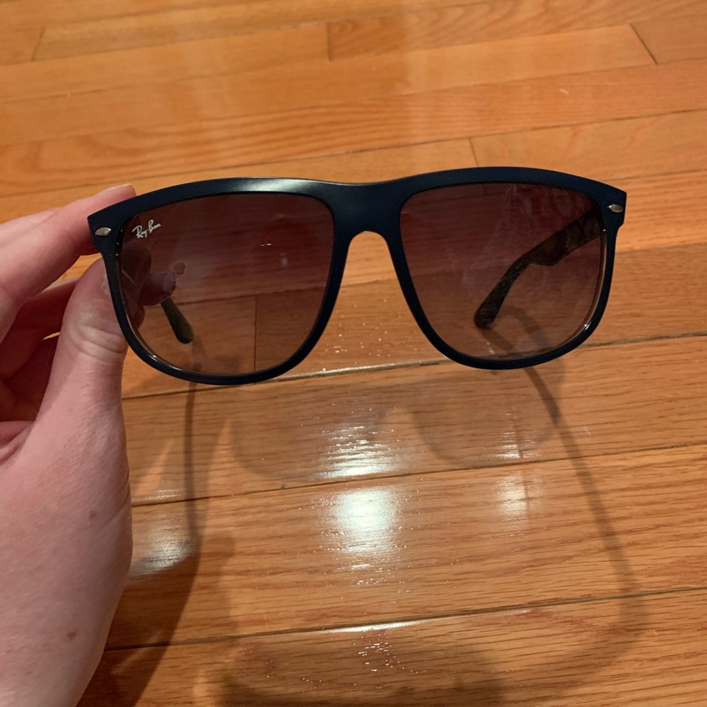 Ray Ban RB4147 sunglasses